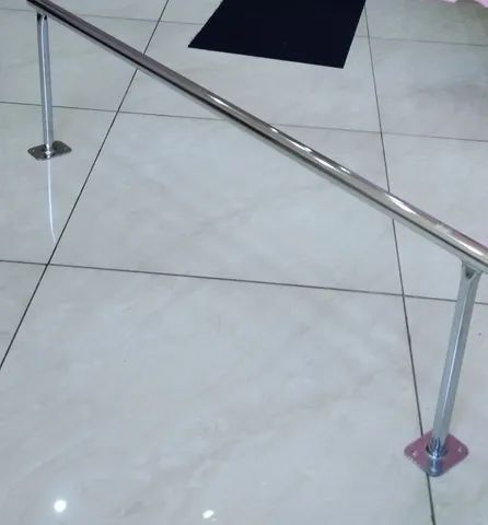 Vendo arara de parede em inox  - Foto 2