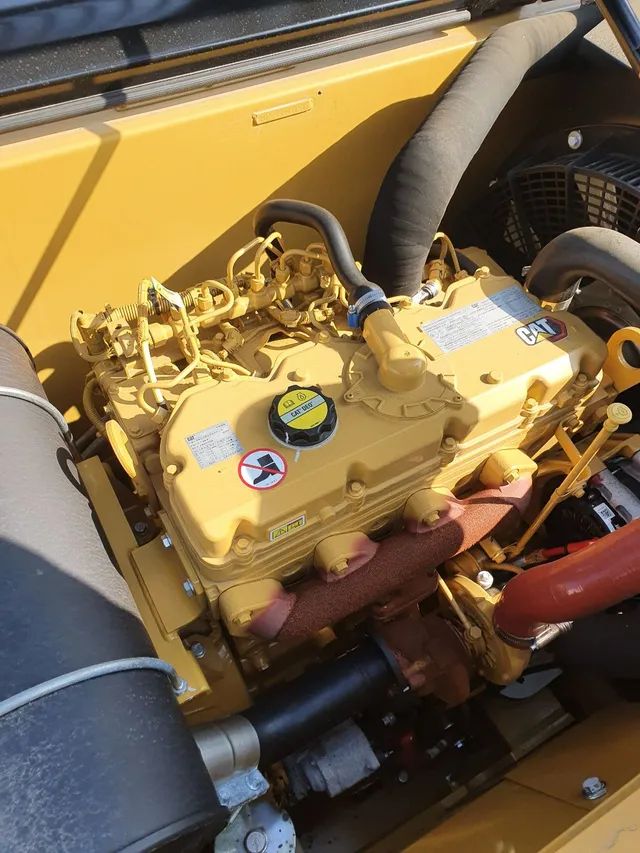 Motor Caterpillar c4.4  eletronico