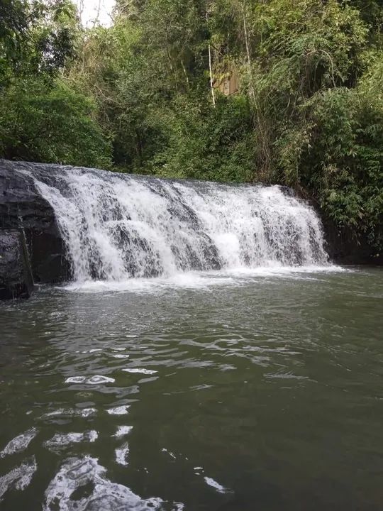 Chácara,com Rio,2 casas, excelente para pousada ou moradia 