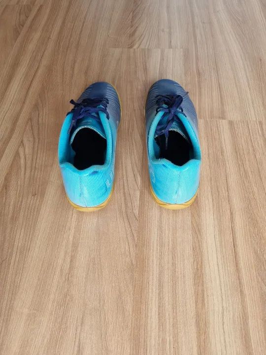 Chuteira de Futsal Umbro Vibe - Tamanho 37 - Foto 4