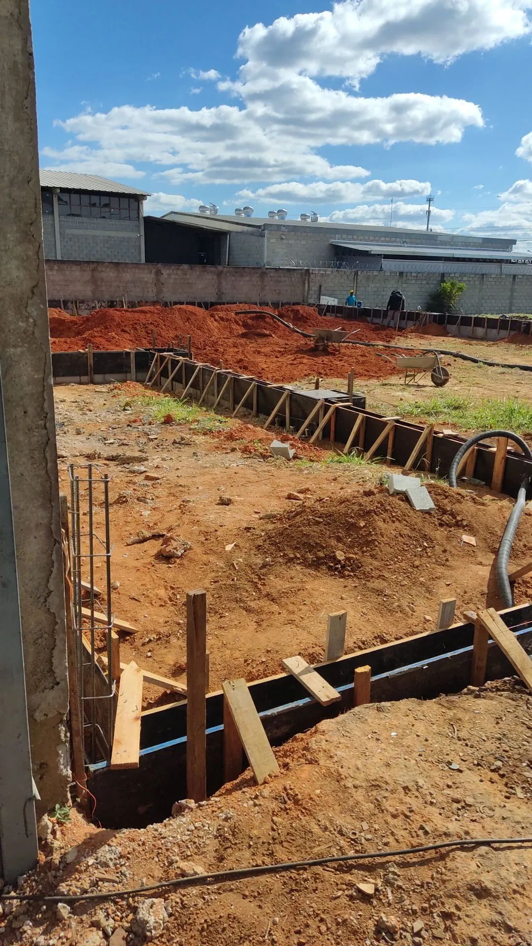 Lajes concreto usinado piso polido sondagem e perfuração de solo fazemos galpão fundações  - Foto 6