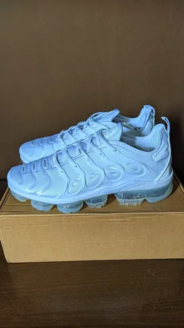 Vapormax plus best sale triple blue