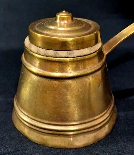 Diferenciada concha com tampa em metal dourado marroquino.  - Foto 5