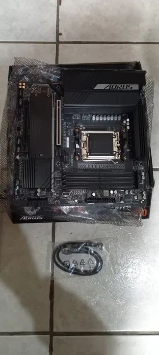Vendo placa mãe Gigabyte Aorus - Foto 3