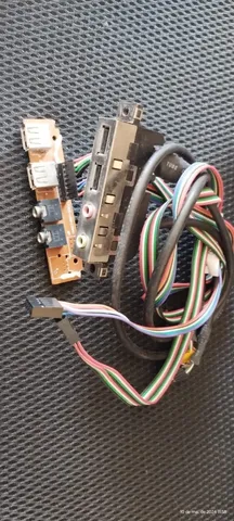 Entrada e saida de audio e usb para gabinetes