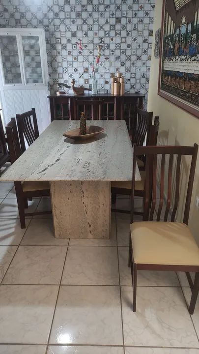 Mesa de Jantar em Mármore com 6 cadeiras 