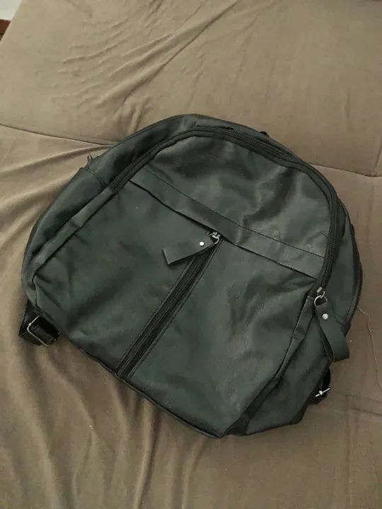 Mini mochila preta