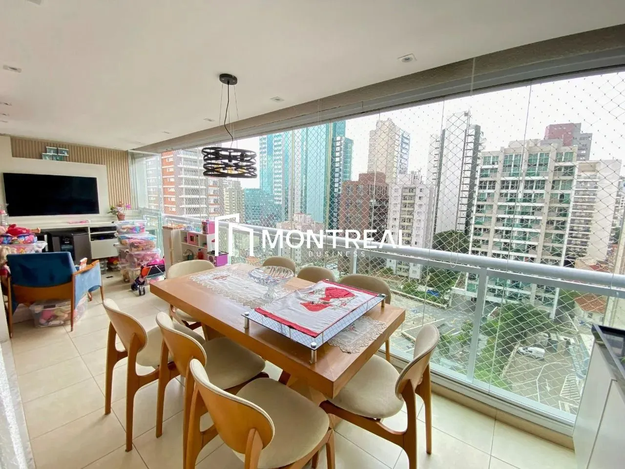 APARTAMENTO À VENDA NO PARAÍSO, 3 DORMITÓRIOS. 2 VAGAS DE GARAGEM.