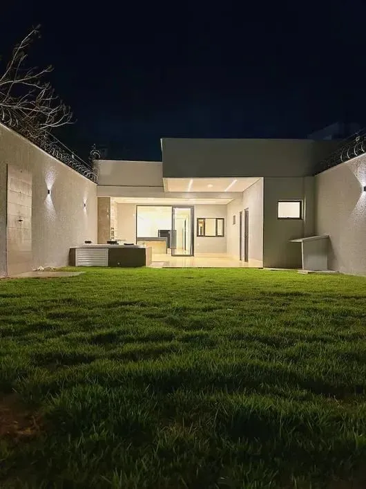 Casa para Venda em Goiânia, Vila Rosa, 3 dormitórios, 3 suítes, 4 banheiros, 4 vagas