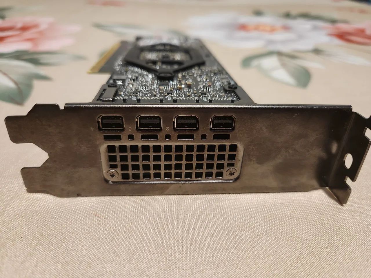 Placa de Vídeo Quadro PNY NVIDIA RTX A2000 6GB DDR6 192 Bits - Foto 3