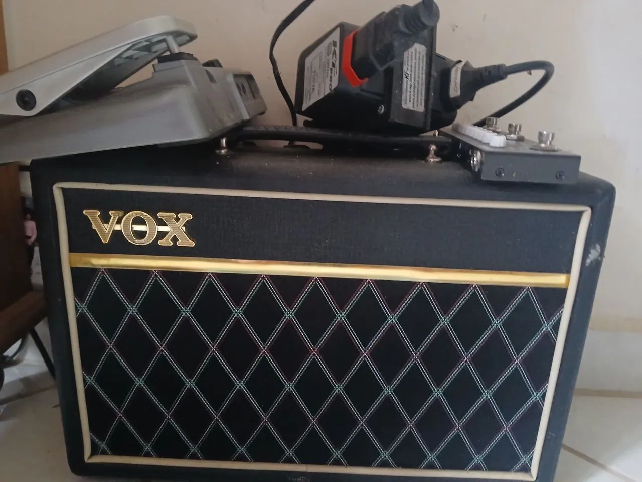 Vendo Guitarra tagima 520 cubo e pedaleira - Foto 2