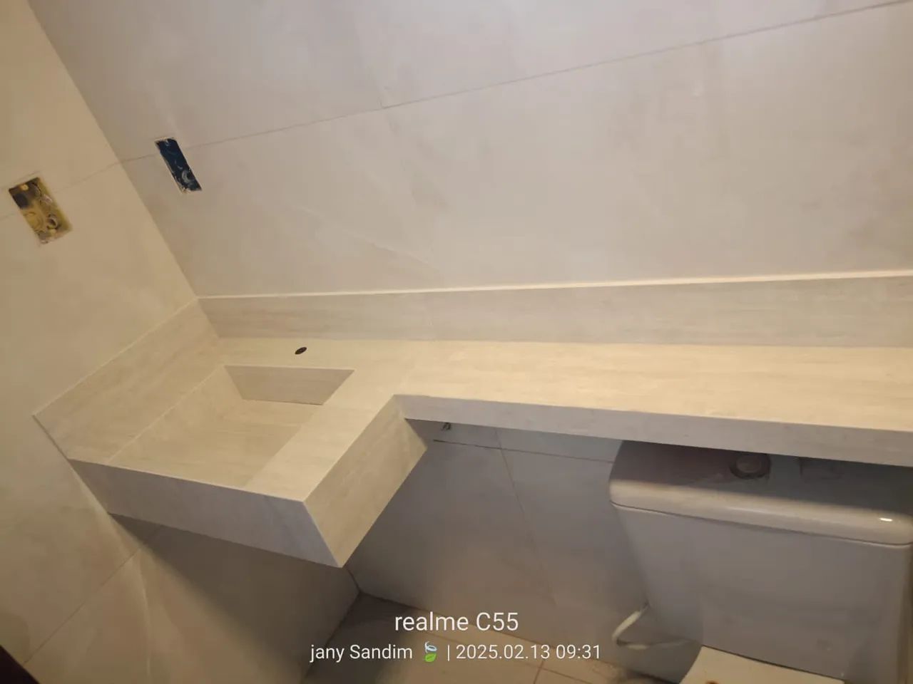 Pias pra banheiro tudo de porcelanato  - Foto 2