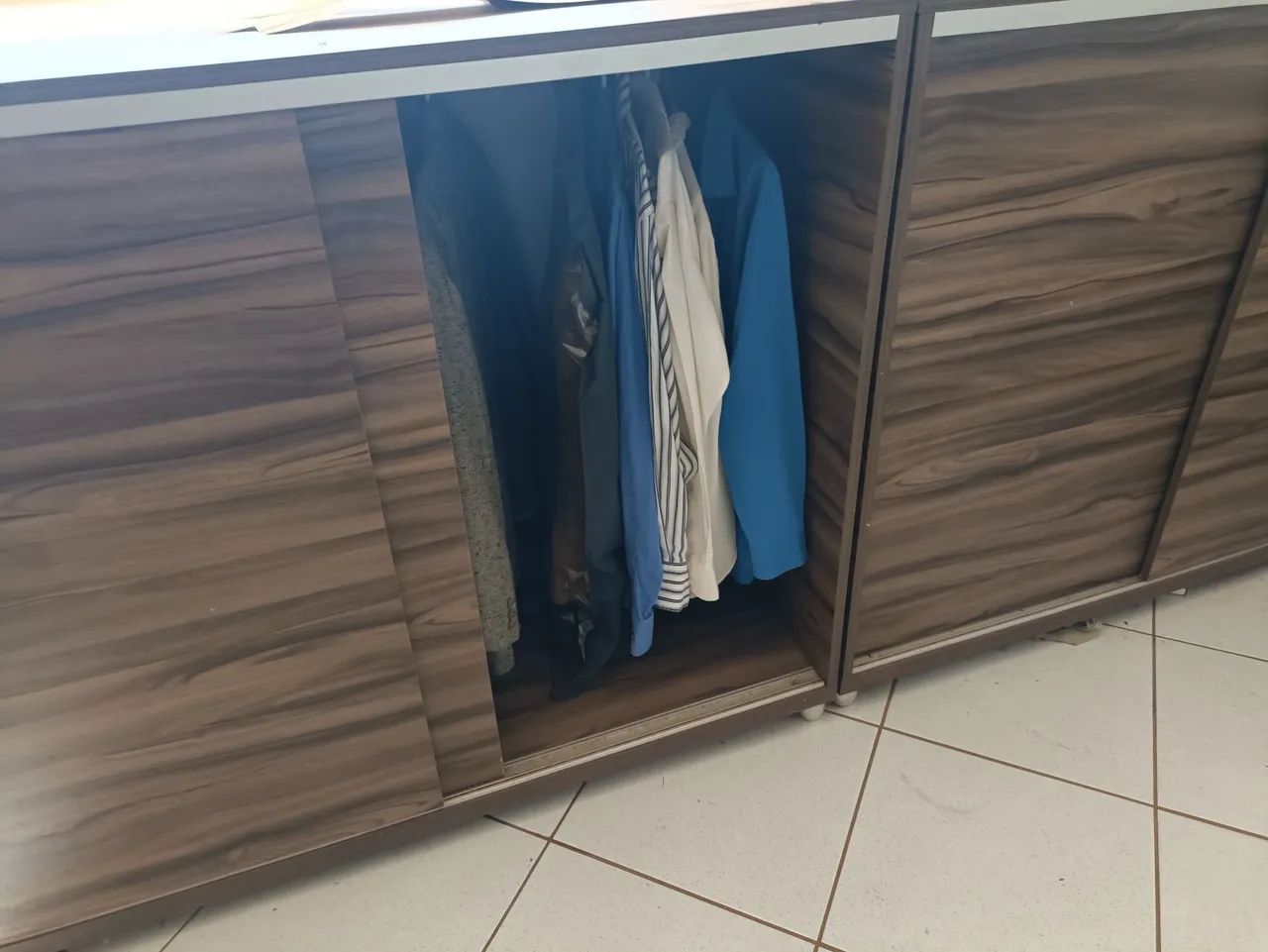 2 balcões armário para roupas, novos, em MDF 