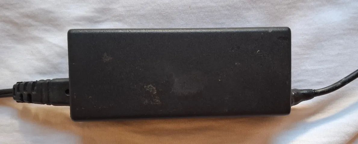 Fonte para monitor samsung, 12 volts x 3 amperes, pino agulha de 8 mm - Foto 2