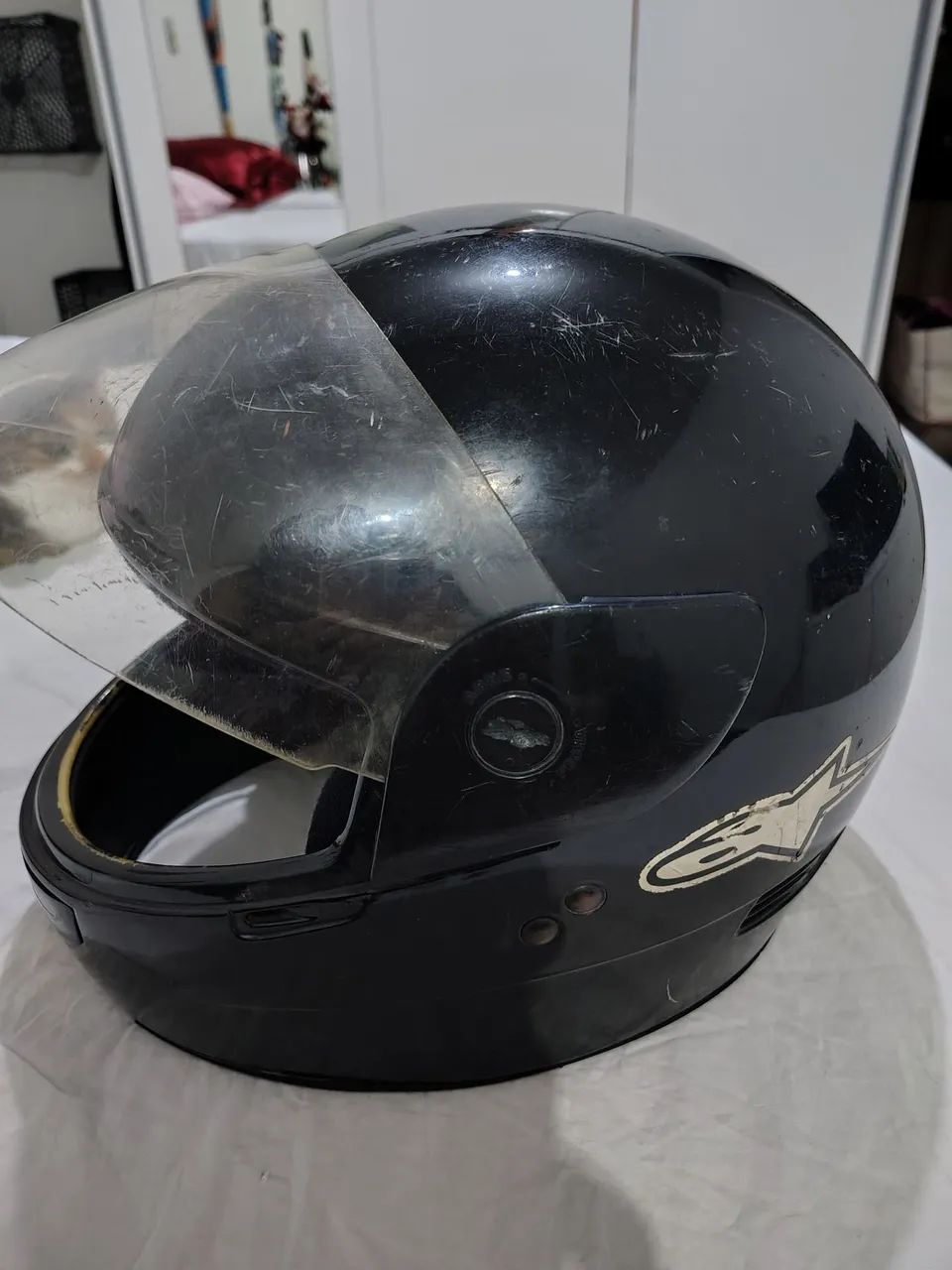 Capacete para uso em moto 