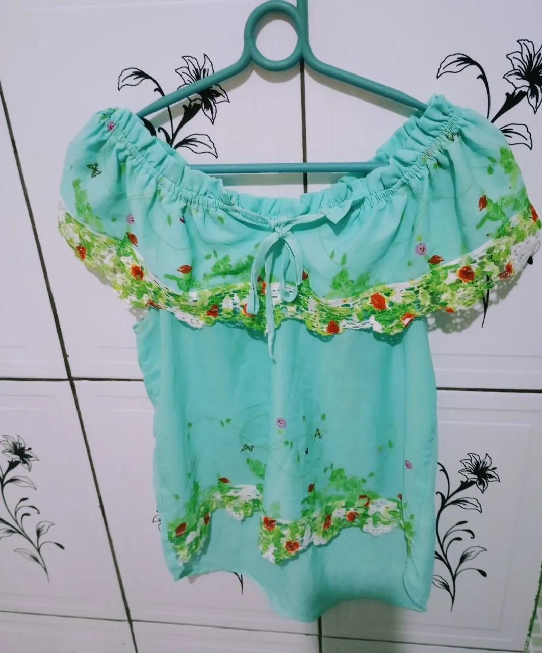 Blusa Ciganinha Floral Delicada
