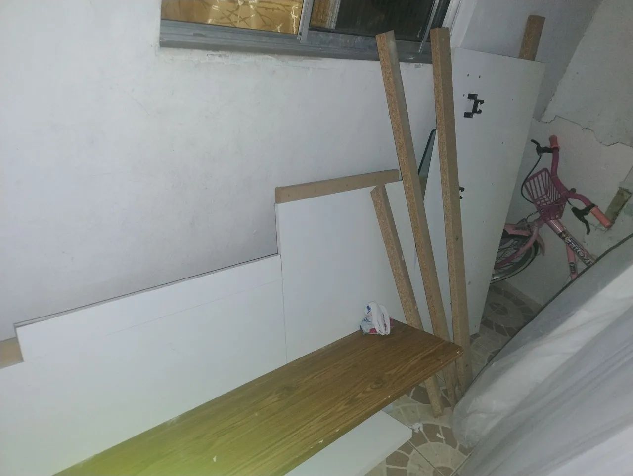 Selling TV stand64840853389825120