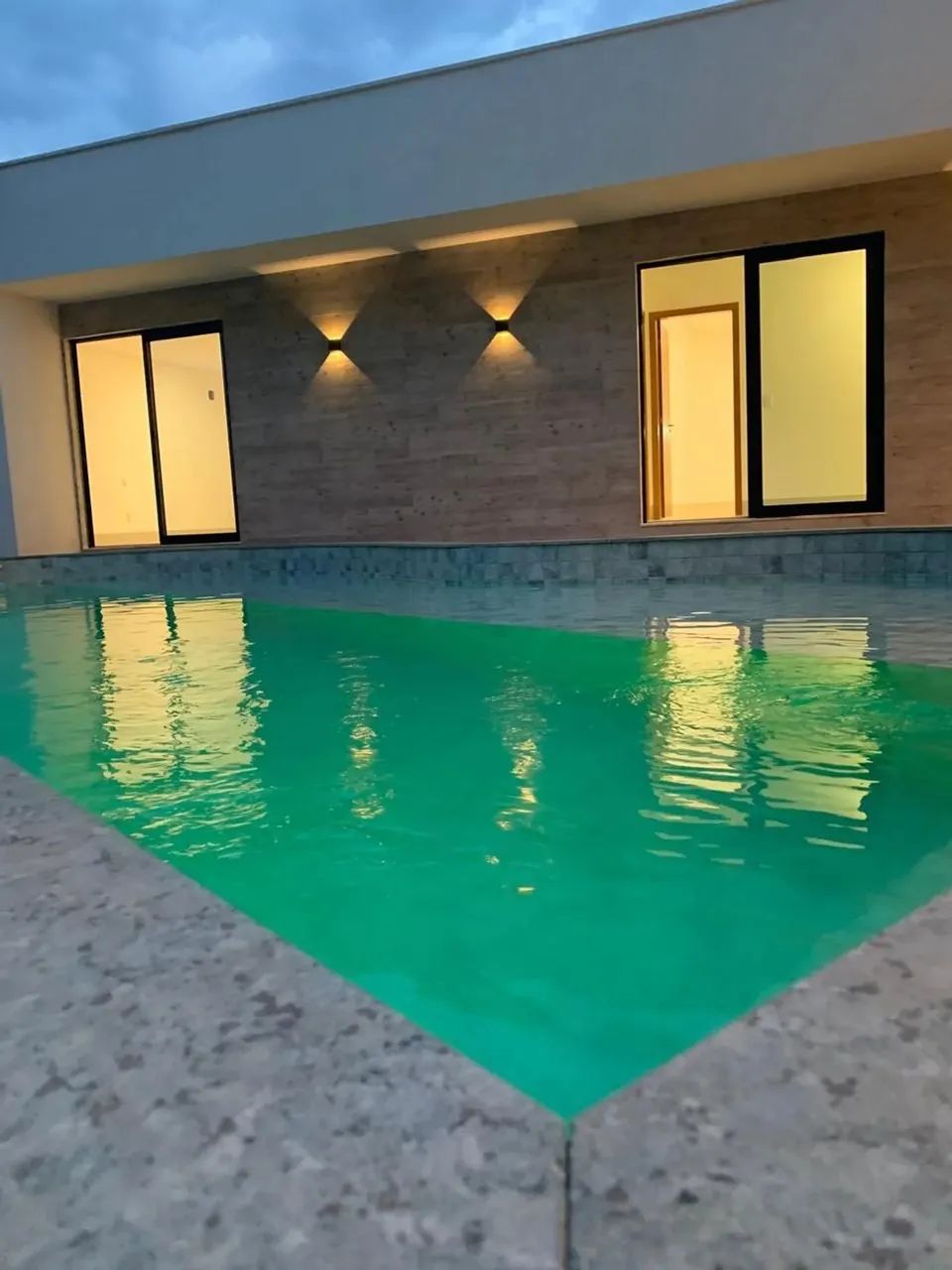 ALUGO casa terrea esquina jardins Verona com 04 suites