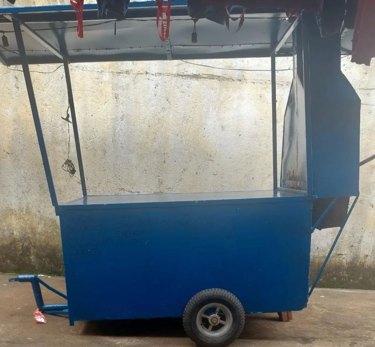 Carrinho de churrasco em ótimo estado valor negociar 