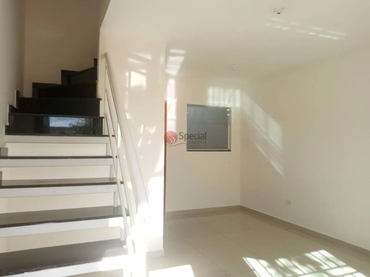 Sobrado com 2 dorms. para locação em Condomínio fechado na Vila Carrão.