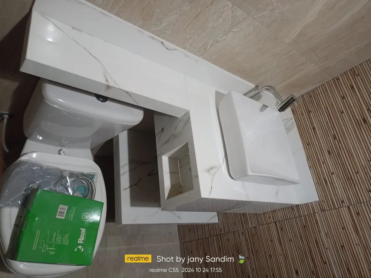 Pias pra banheiro tudo de porcelanato  - Foto 5