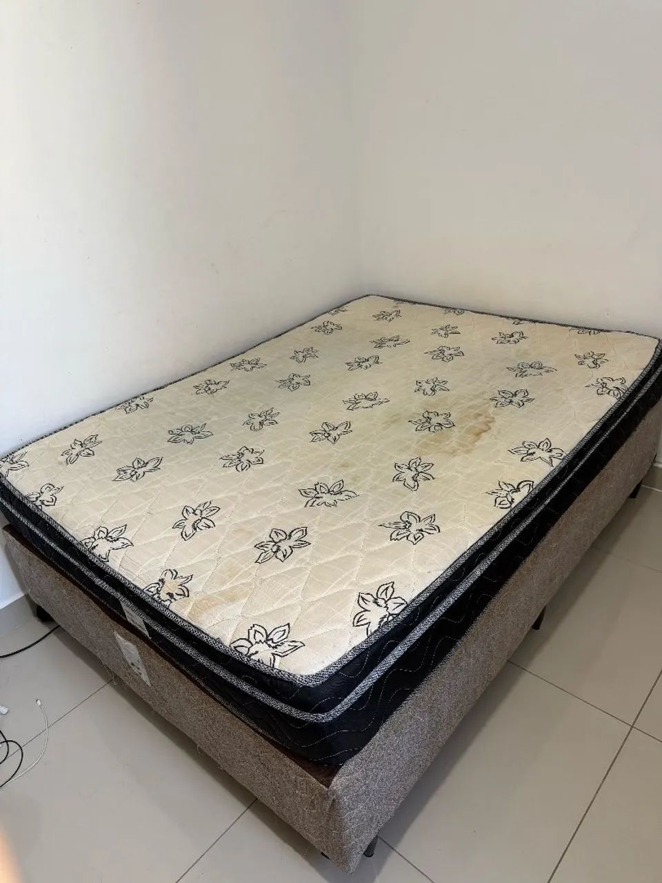 Cama Box Casal com Colchão