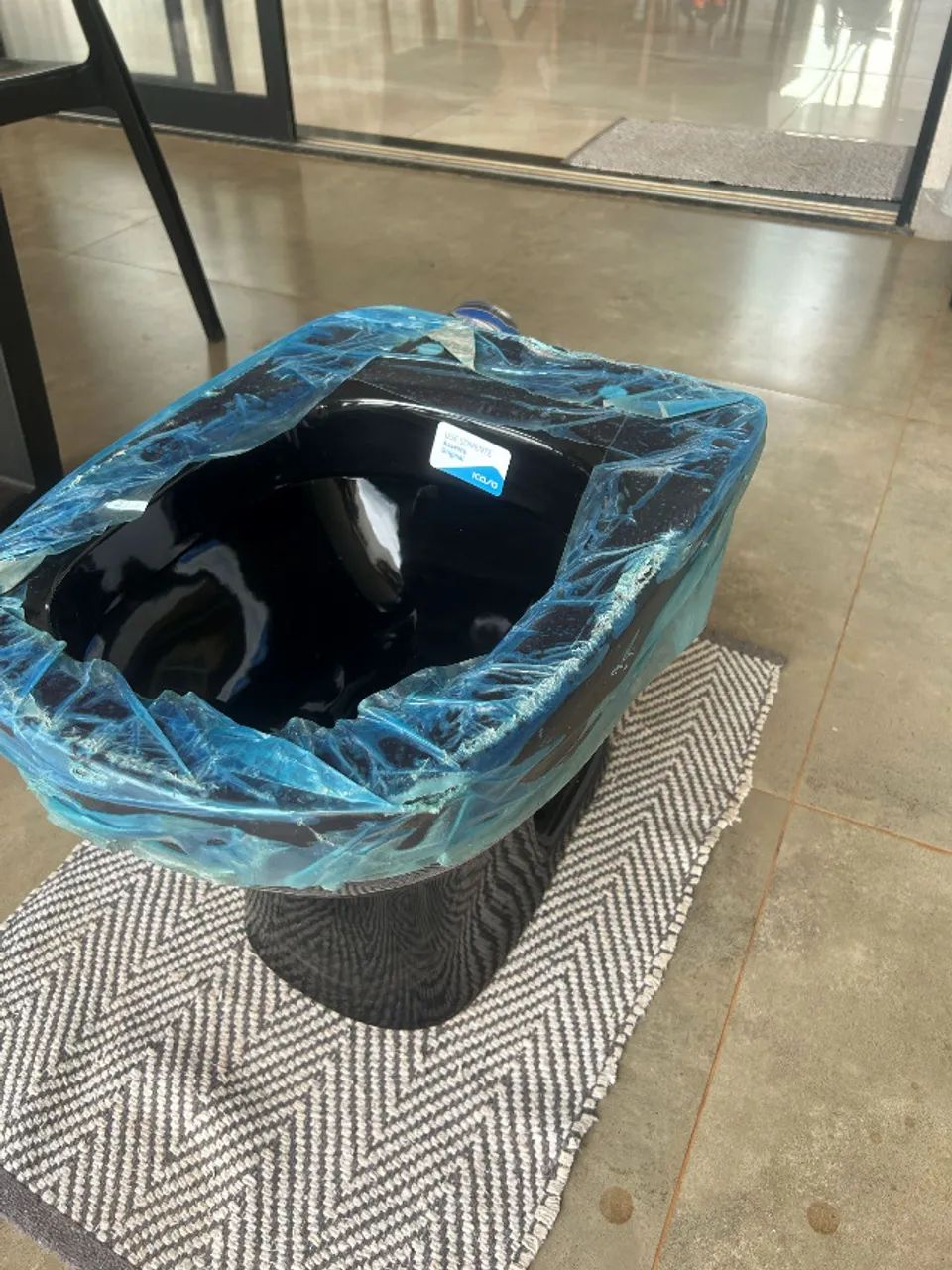 TRANSFORME SEU BANHEIRO - Kit Moderno: Cuba + Torneira + Vaso + Assento + Acabamento Deca  - Foto 4