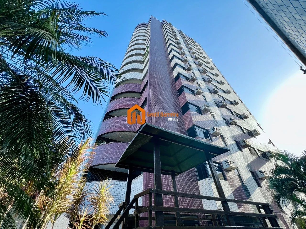 Apartamento com 3 suítes na Aldeota