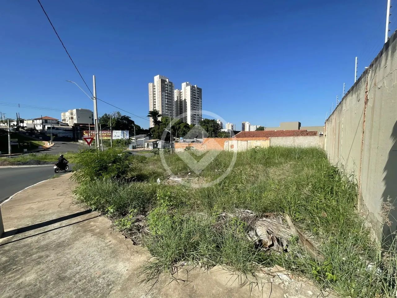 VENDO TERRENO DE 530m2 NA REGIÃO DO GOIABEIRAS PROXIMO AO HOSPITAL JARDIM CUIABA codigo: 6 - Foto 2