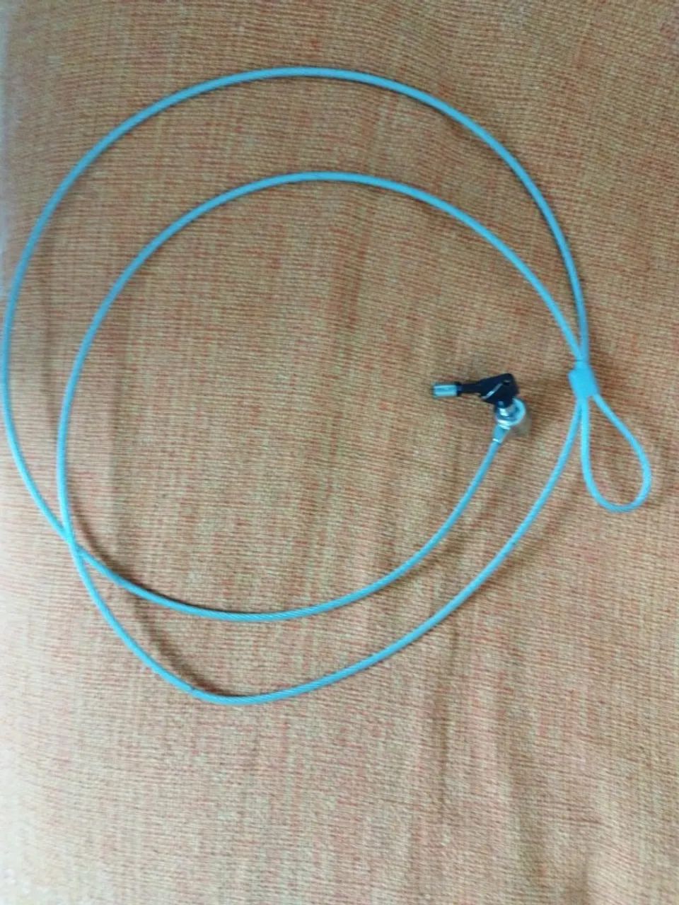 Cabo De Segurança Para Notebook Com 2 Chaves