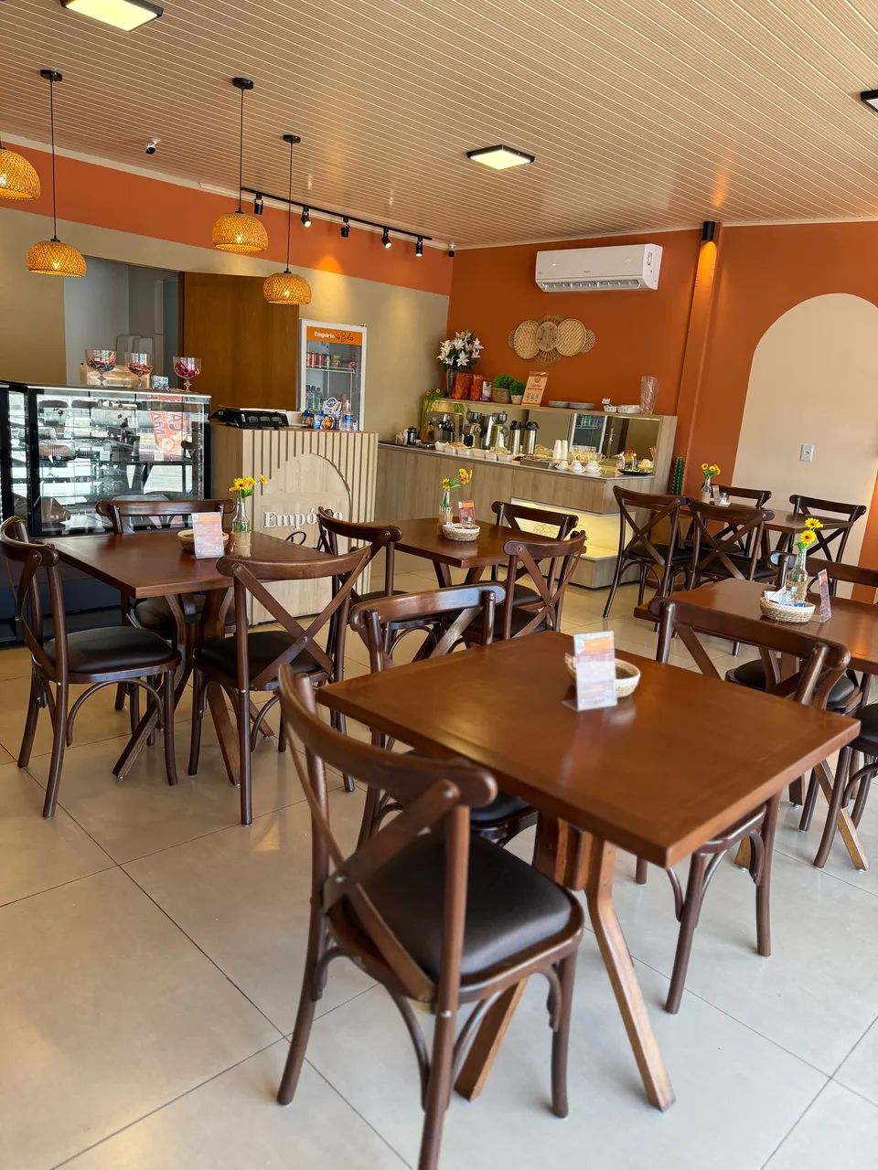 Padaria e confeitaria completa, com clientela fiel e operação consolidada.