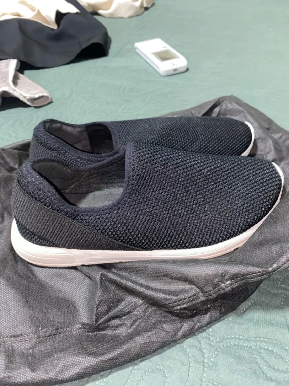 Tênis Slip On Preto Confortável - Novo!