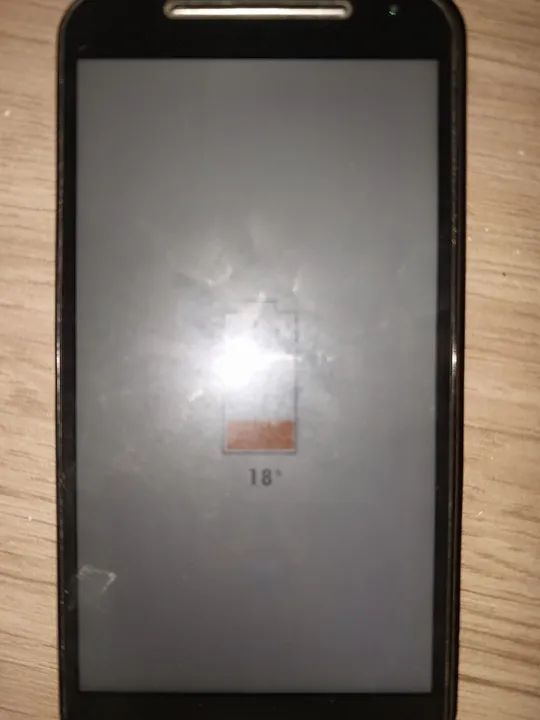 Celular moto g2 quebrado. Leia - Foto 2