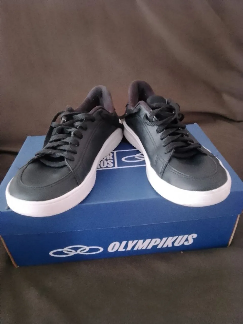 Tênis Olympikus Preto com Solado Branco - Novo