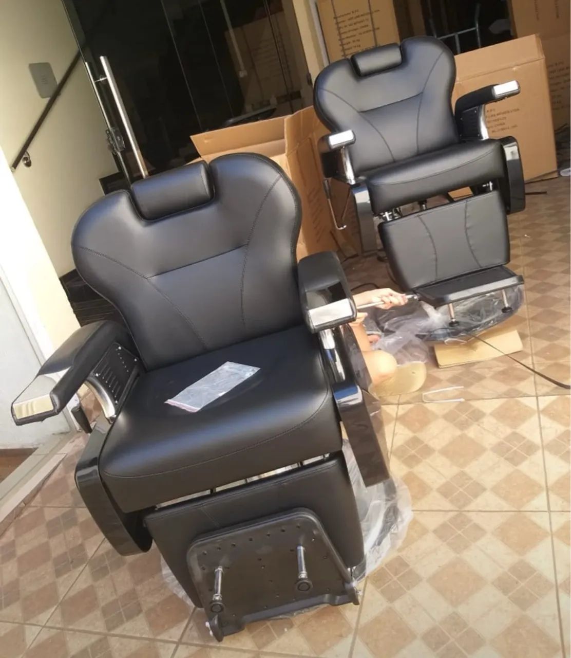 Cadeiras de Barbeiro Novas - Conforto e Estilo!