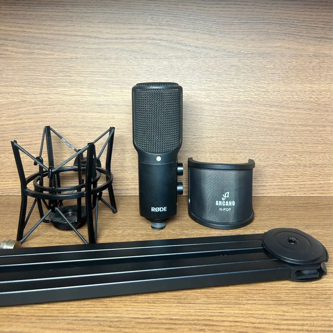 Microfone RODE NT USB com todos acessórios  - Foto 2