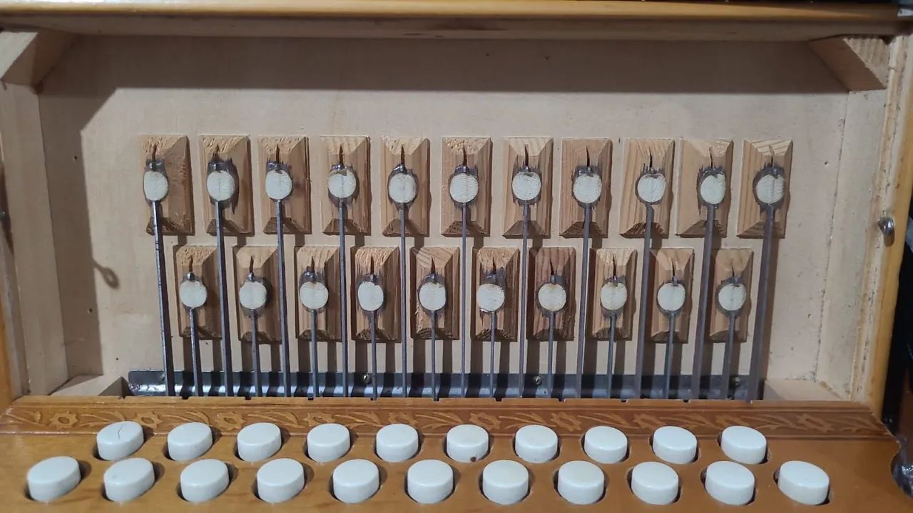 Acordeon Hohner - Ótimo estado - Foto 3