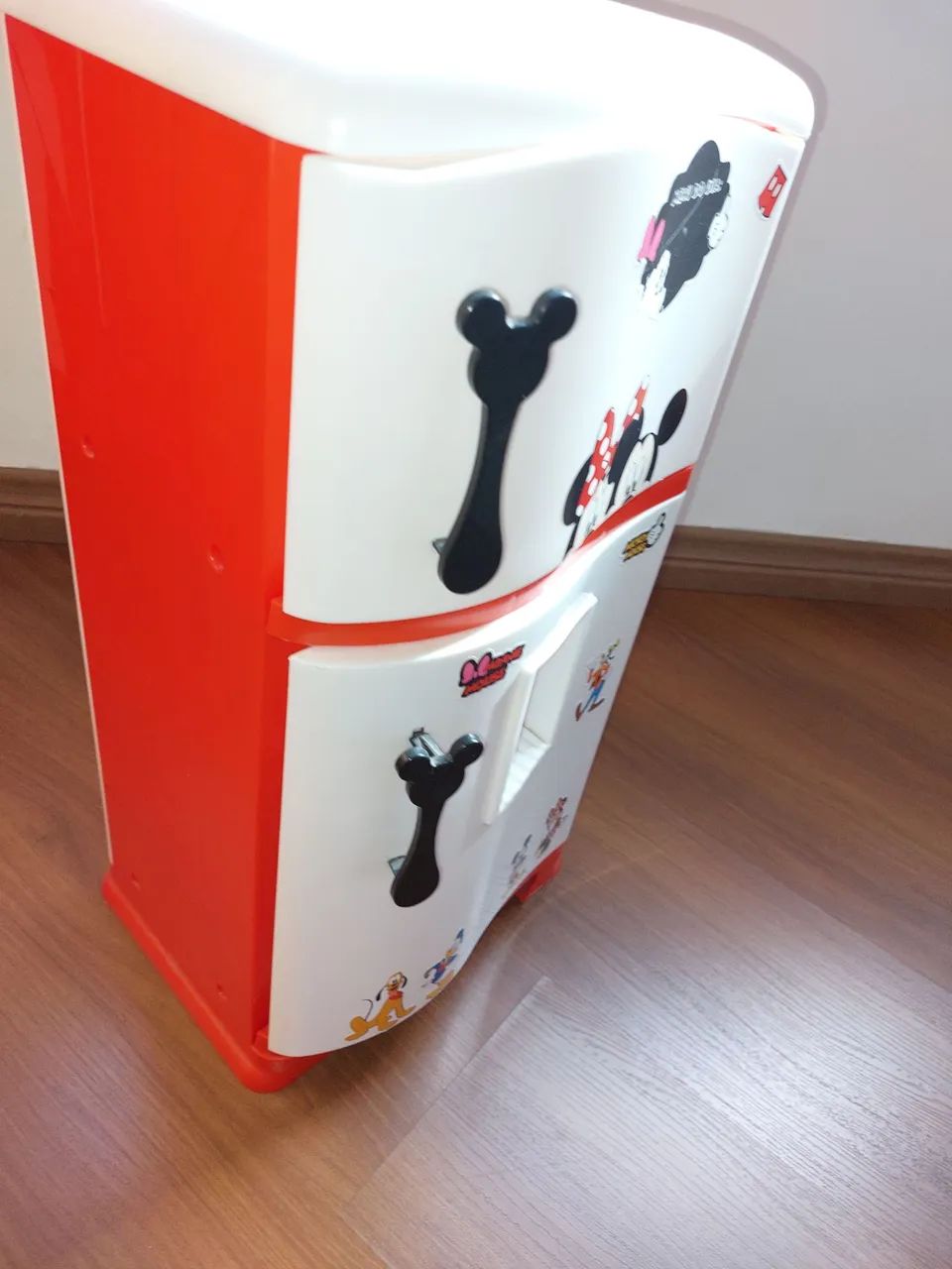 Baixou o preço!!!Geladeira Mickey e Minnie - Foto 4