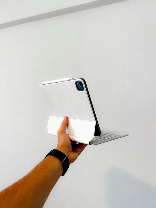 iPad Pro 2018 256GB Wi-Fi + Magic Keyboard PT + Apple Pencil 2ª Geração