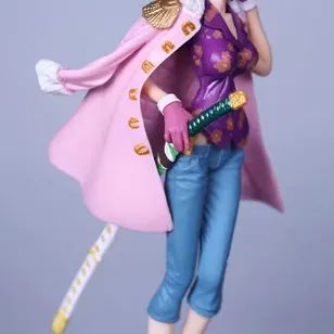 Action figure Tashigi (One Piece) - alta qualidade - Foto 3