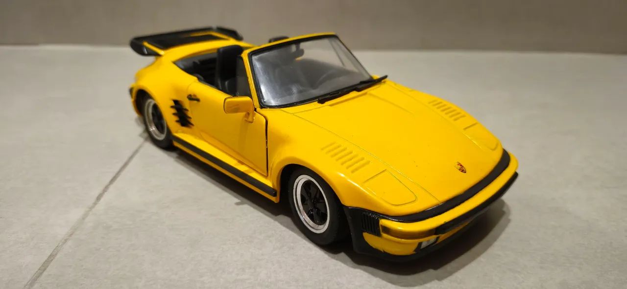 Porsche 911 Turbo Cabriolet - Miniatura 1/18 - Foto 2