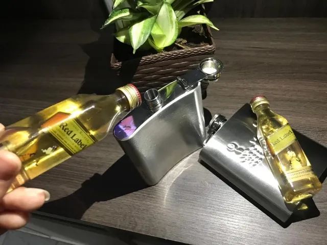 Cantil Porta Bebida DE  Bolso 230 e 500 ml Inox - Foto 4