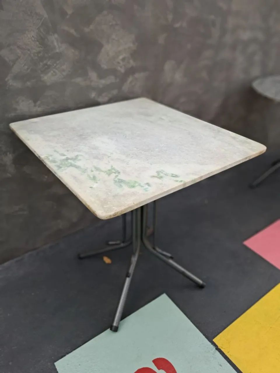 MESA SEM CADEIRAS, LEIAM: - Foto 5