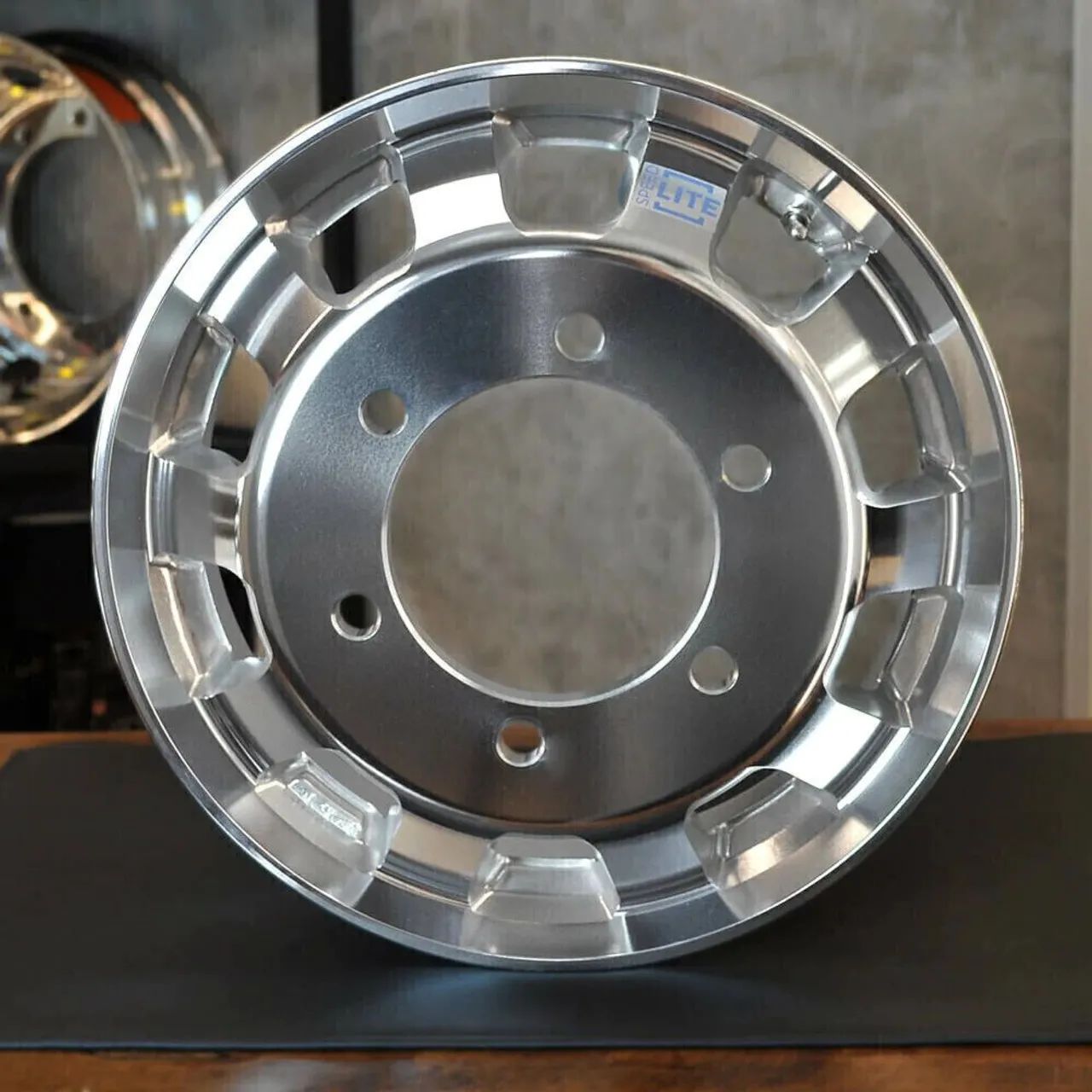 Roda de Alumínio Caminhão 3/4 Speedline 17,5 x 6 (6 furos) - Italspeed
