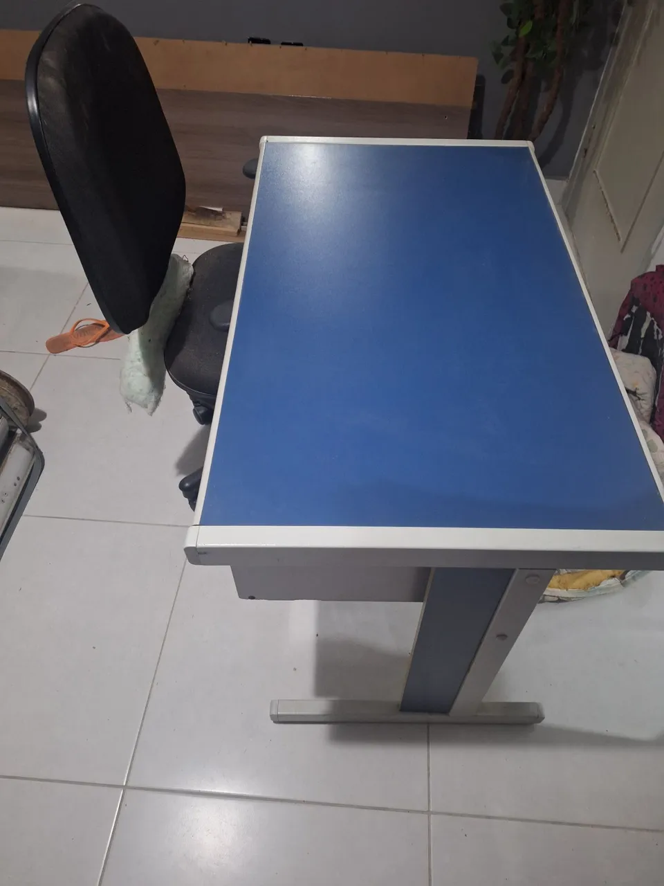 Mesa de Escritório Azul