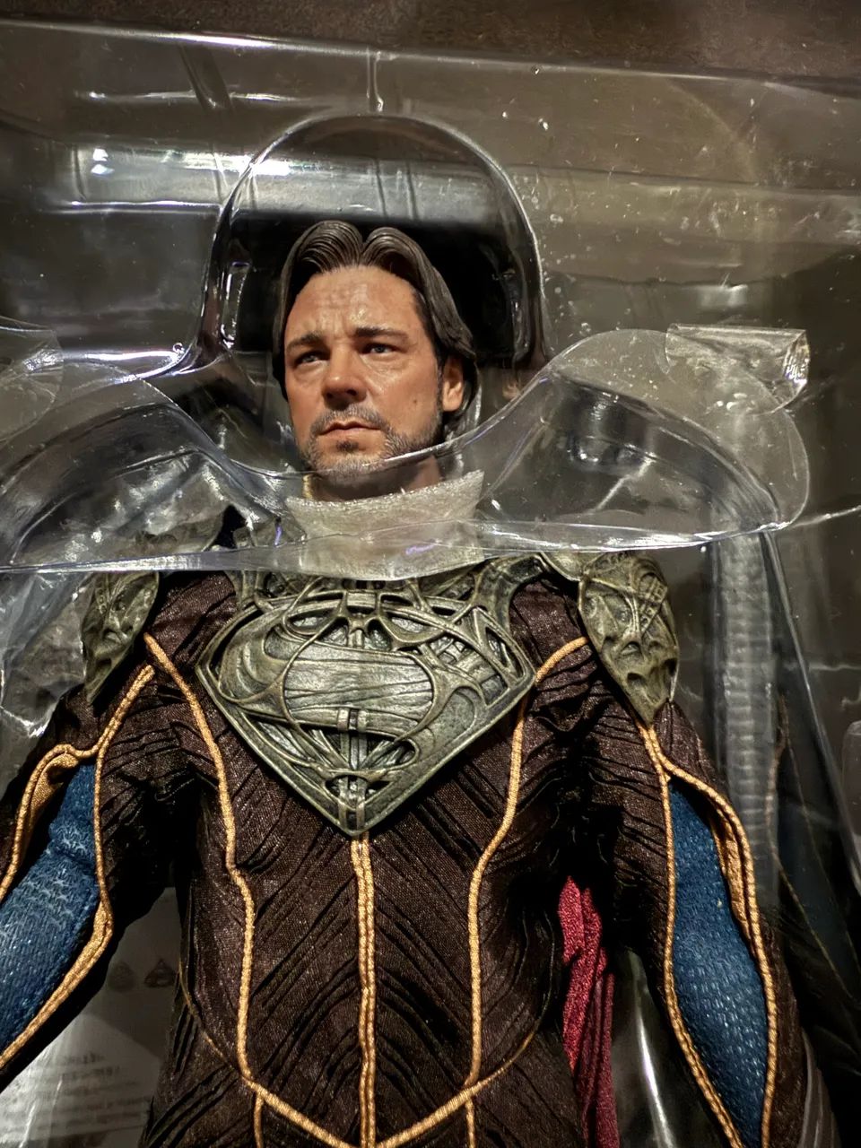 Hot toys  Jor- El  escala: 1:6  IMPECÁVEL 