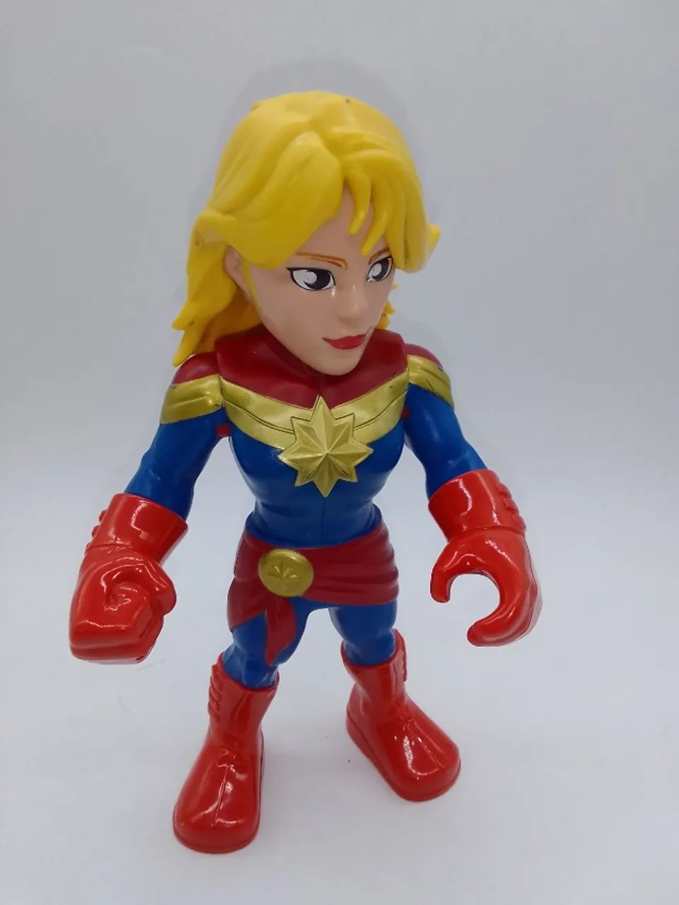 Boneco Capitã Marvel Mega Mighties Original Hasbro 2019