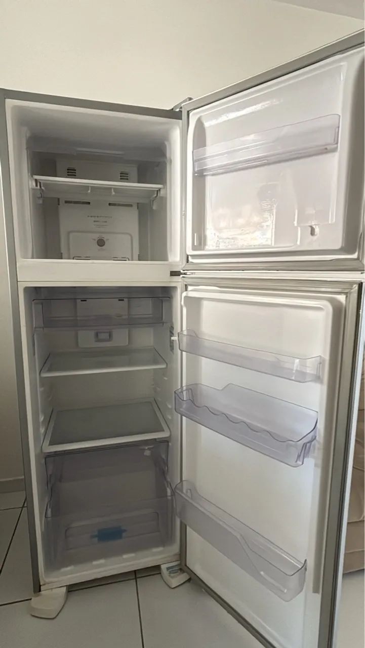 Geladeira Duplex Electrolux DFN41 Frost Free Função Drink Express 371L cinza - 110V  