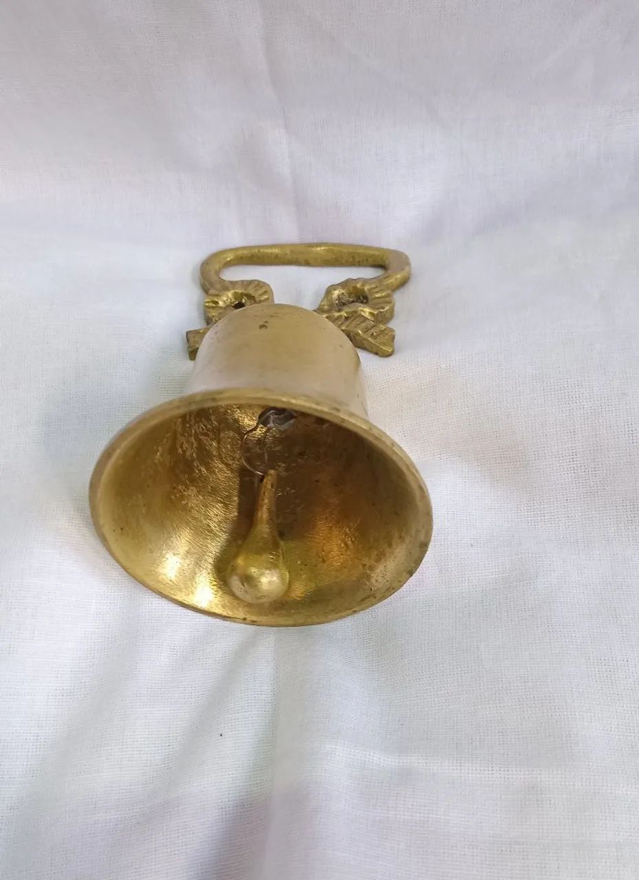 Sino vintage  de bronze decorativo