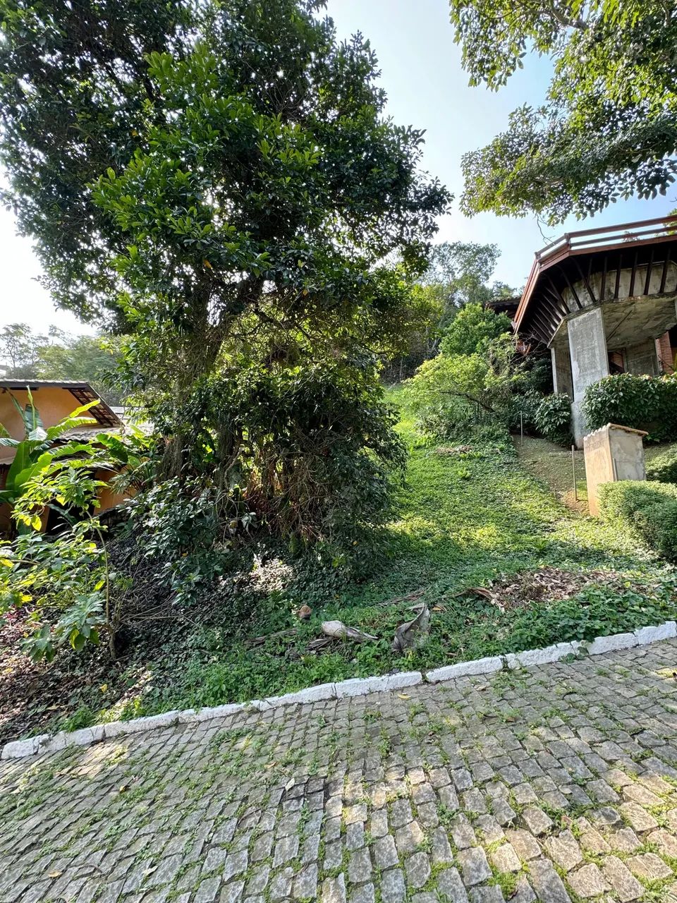 Terreno em cond. na AV Central, ótimas casas, 600m2 - Foto 4